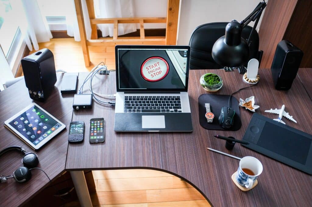Storytelling marketing Transforming Messy Offices into Pristine Workspaces
